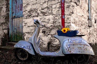 DE123 Wall décor art photographic on canvas silver vespa scooter